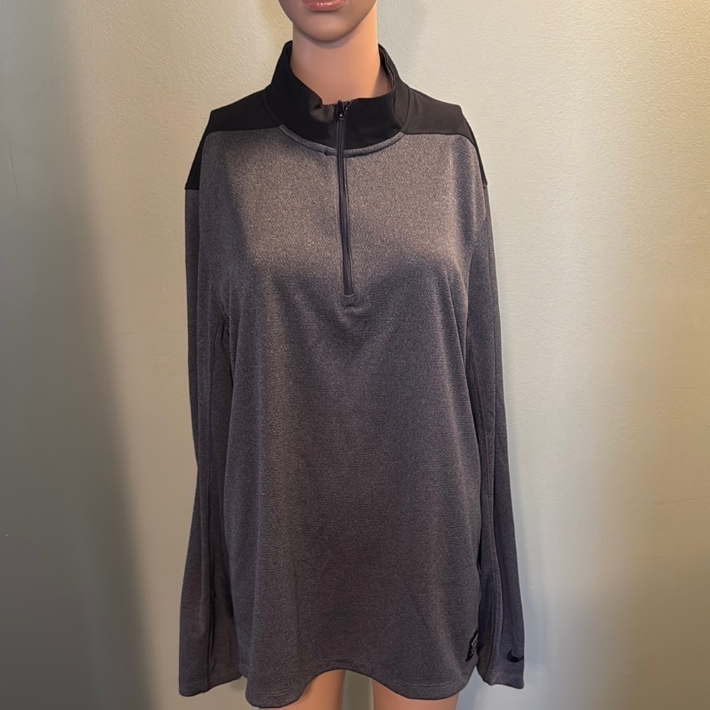 Men’s Nike Gray and Black Quarter-Zip Top